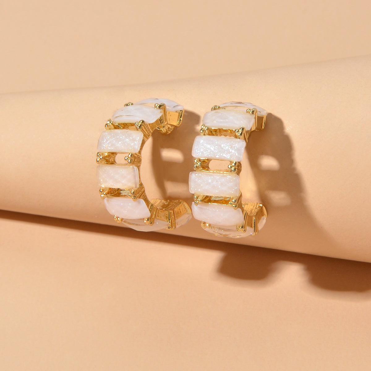 Beautiful Jewelry Resin Decoration Hollow Gold Hoop Huggie Pierced Stud Earrings