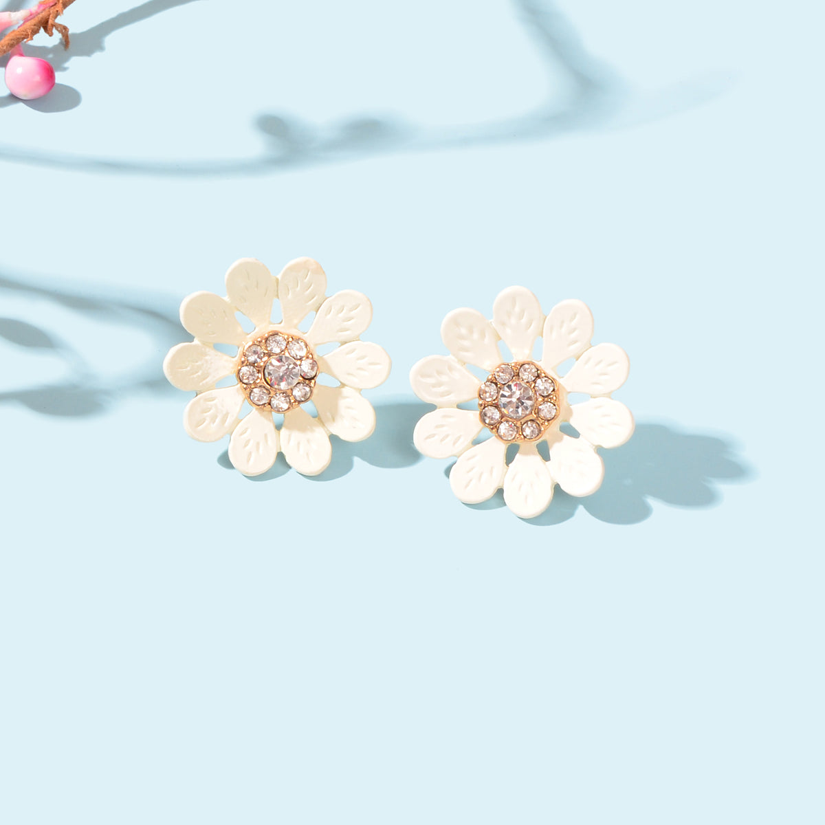 Romantic Chic Rhinestone Decoration White Flower Stud Earrings Sweet Jewellery