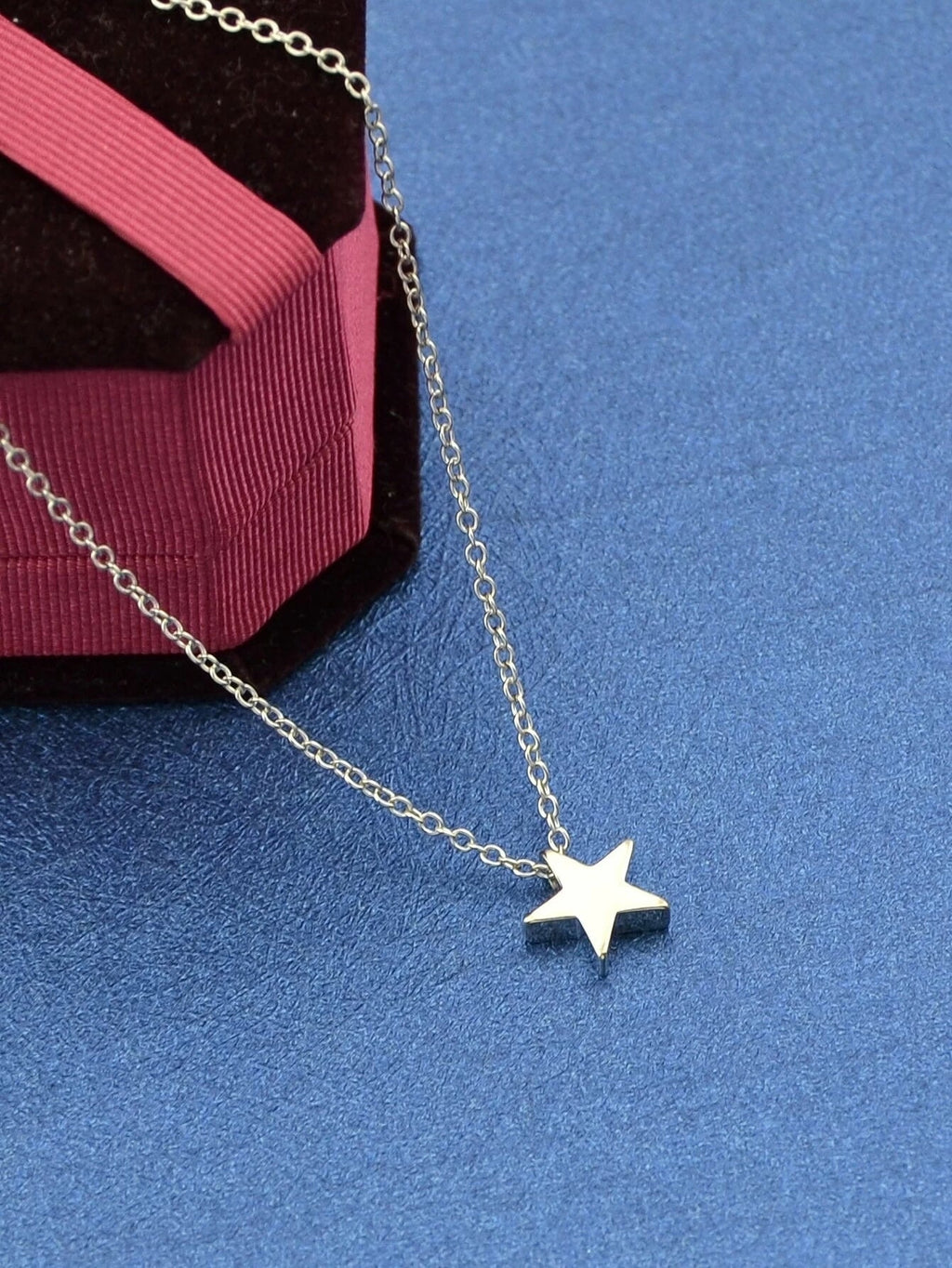 Minimalist Style Silver Chain Star Pendant Necklace Wholesale Price Accessories