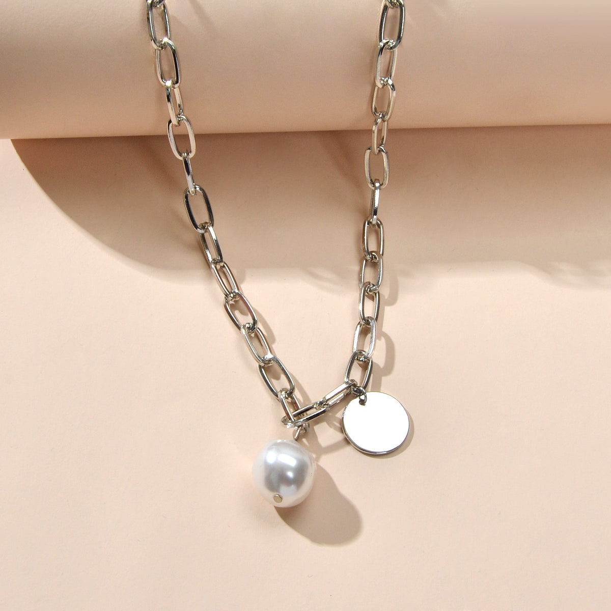 Trendy Jewelry Silver Chain Pearl Disc Charm Necklace Party Decoration for Women