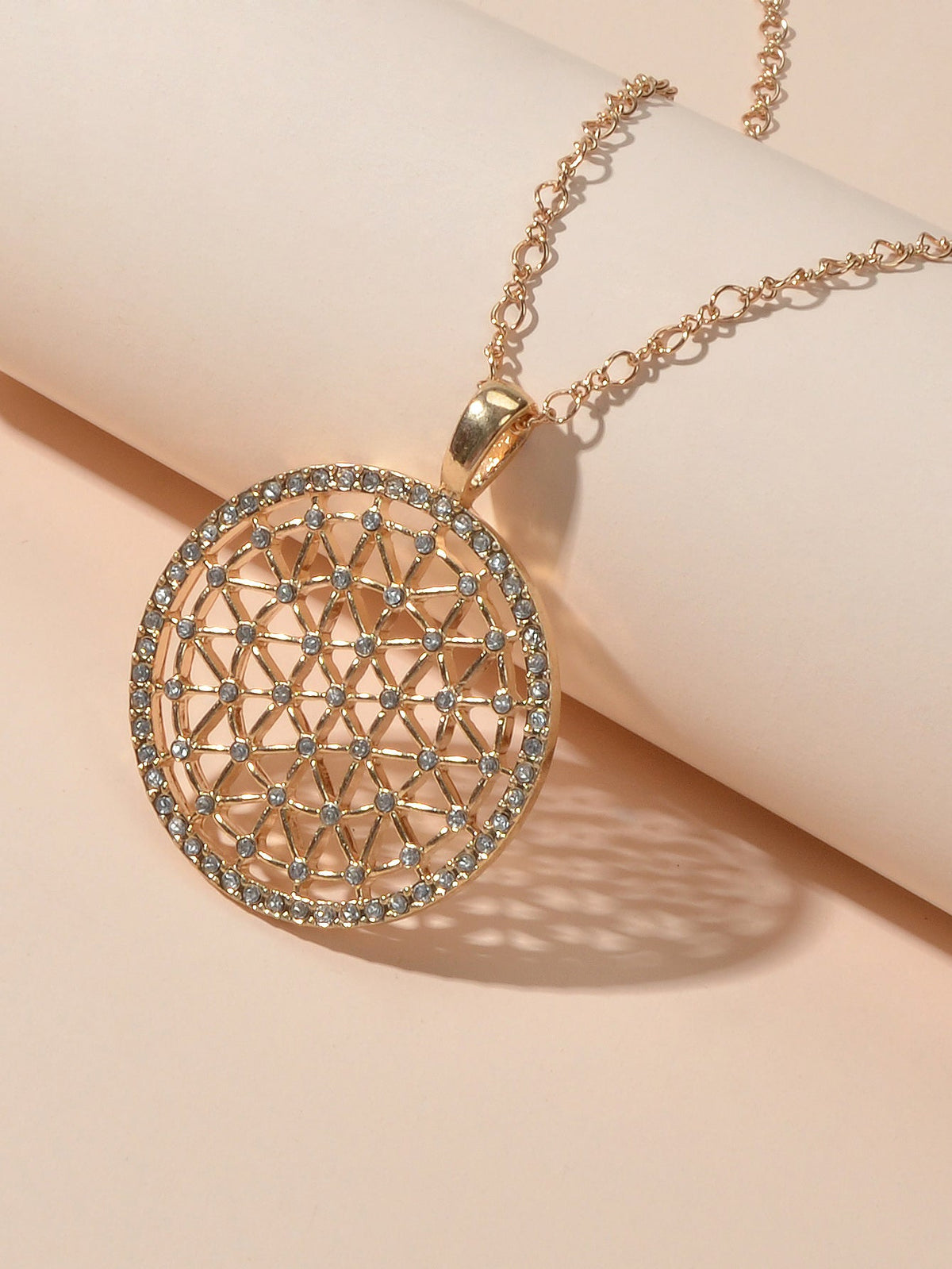 Good Quality Jewellery Gold Chain Rhinestone Decor Hollow Round Pendant Necklace
