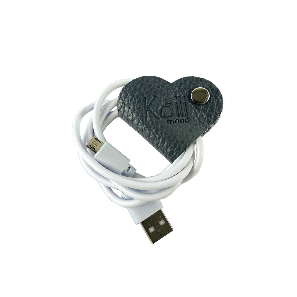 K0039FB | Heart Winder Made in Italy Genuine Full Grain Leather, Dollar Grain - Grey Color - Size: 5 x 8 x 0.5 cm - Package: Hard Bottom/Lid Gift Box