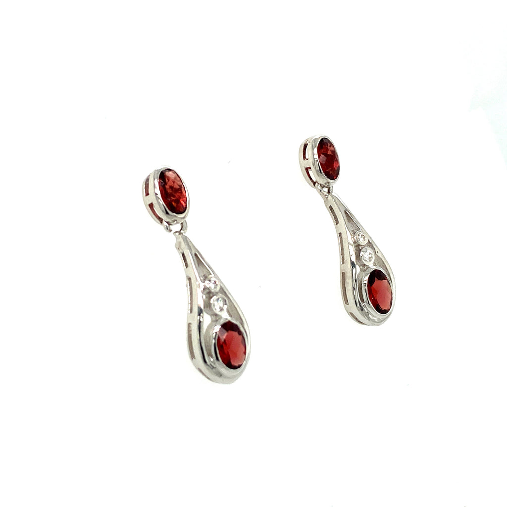 Garnet Earring in .925 Sterling Silver - KST 54131