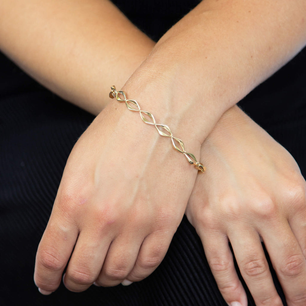 Elements Gold Open Eye Link Bracelet-1