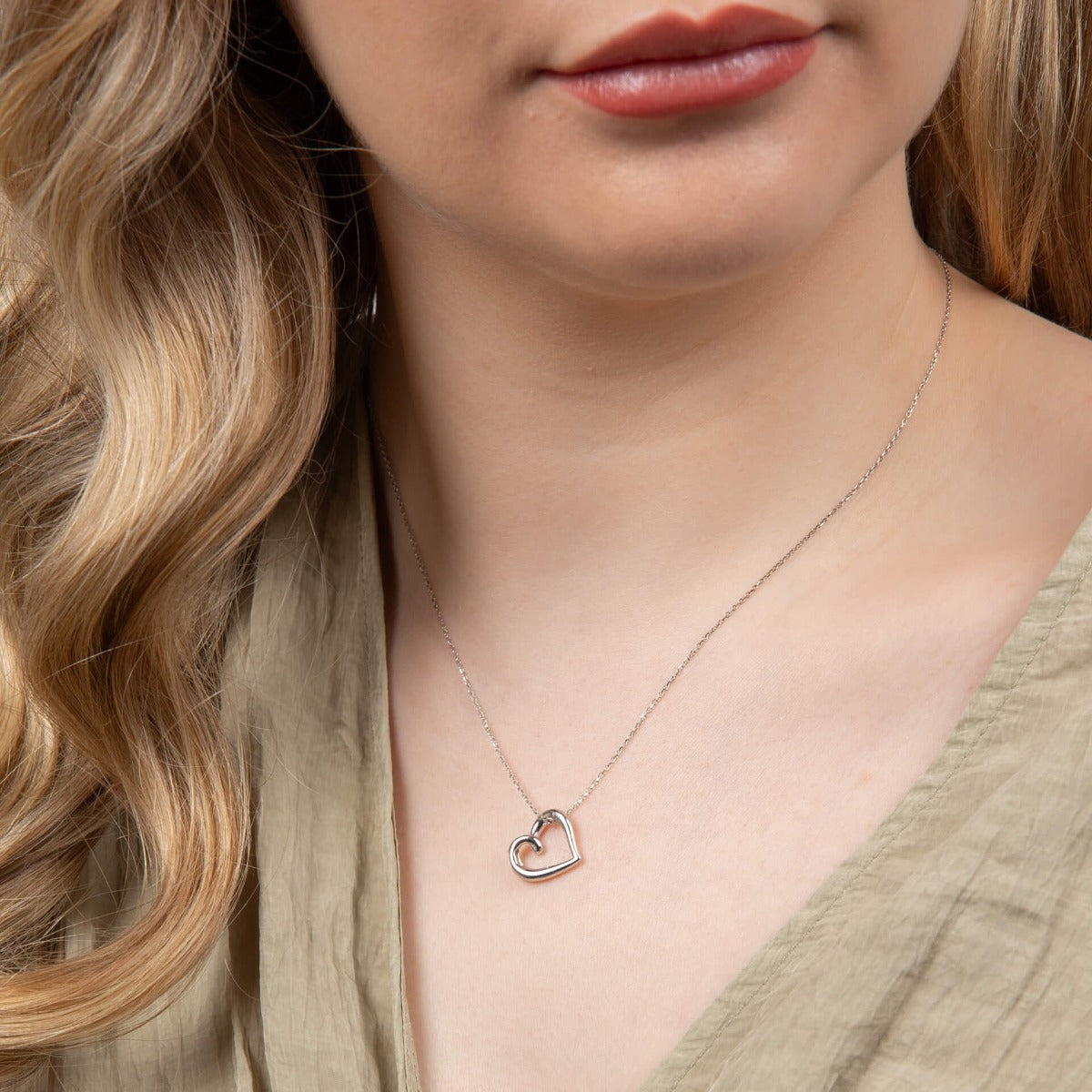 Elements Gold Organic Heart Pendant-1