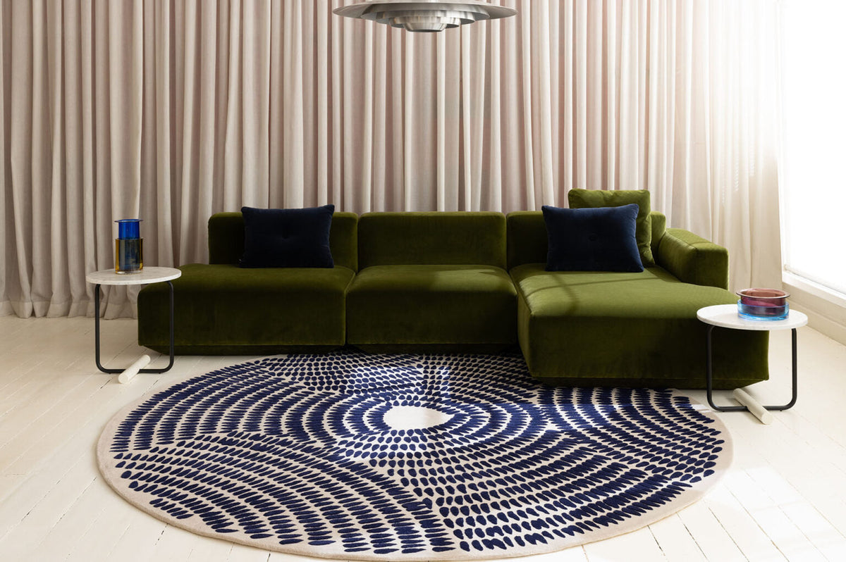 Hand Tufted Spiral Dash Round Wool Rug | Navy & Cream | Trangis by Rugfine